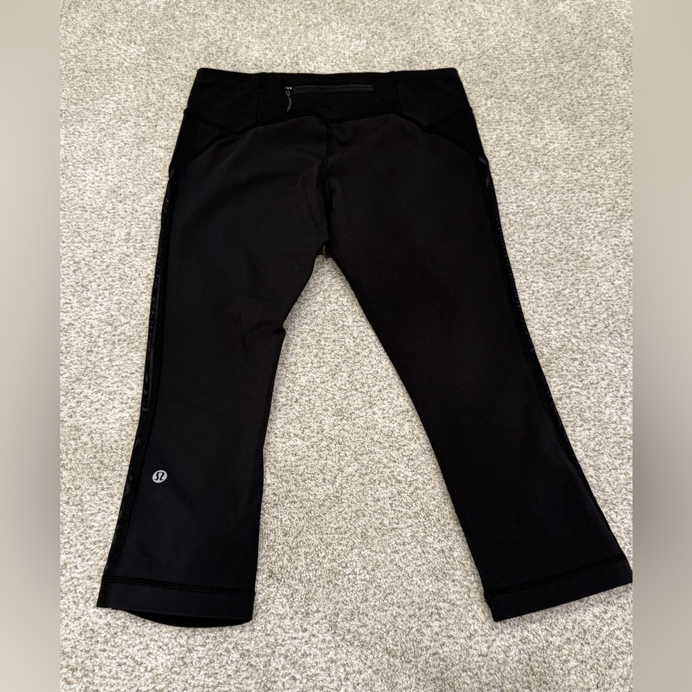 Black Ruched Lululemon Crop - Picture 3 of 5